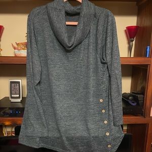 New without tags , thinner sweater material! Beautiful top !! Size 2x